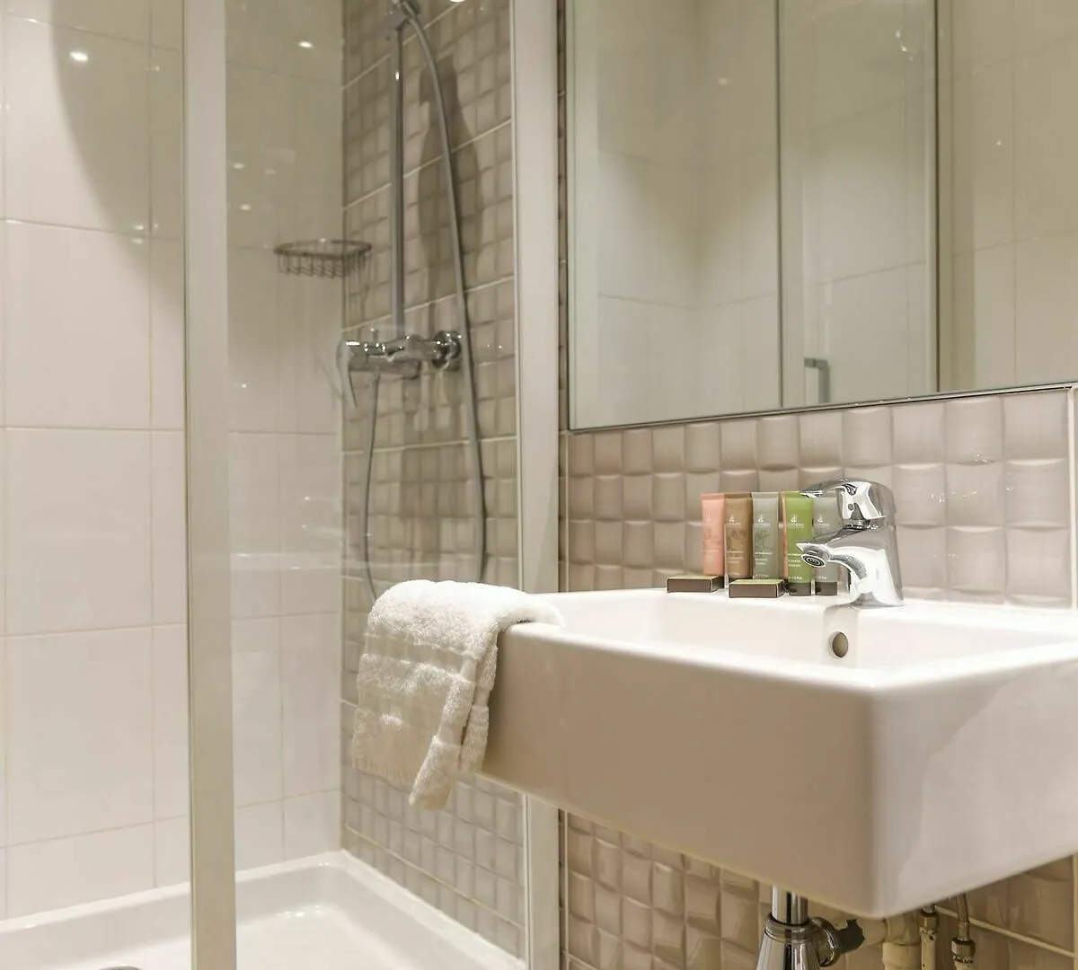 Avalon Gare Du Nord Hotel
